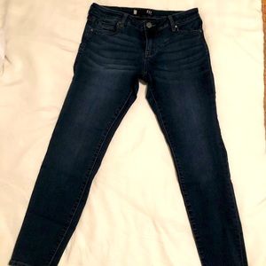 Kut from the Kloth Dayna Skinny Jeans. Size 4S. Indigo wash.